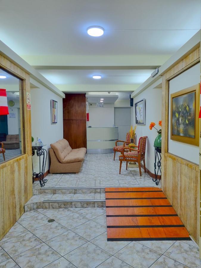 Hostal Solari Trujillo Exteriör bild