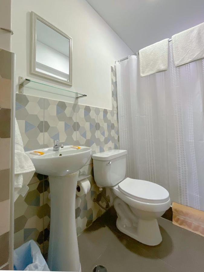 Hostal Solari Trujillo Exteriör bild