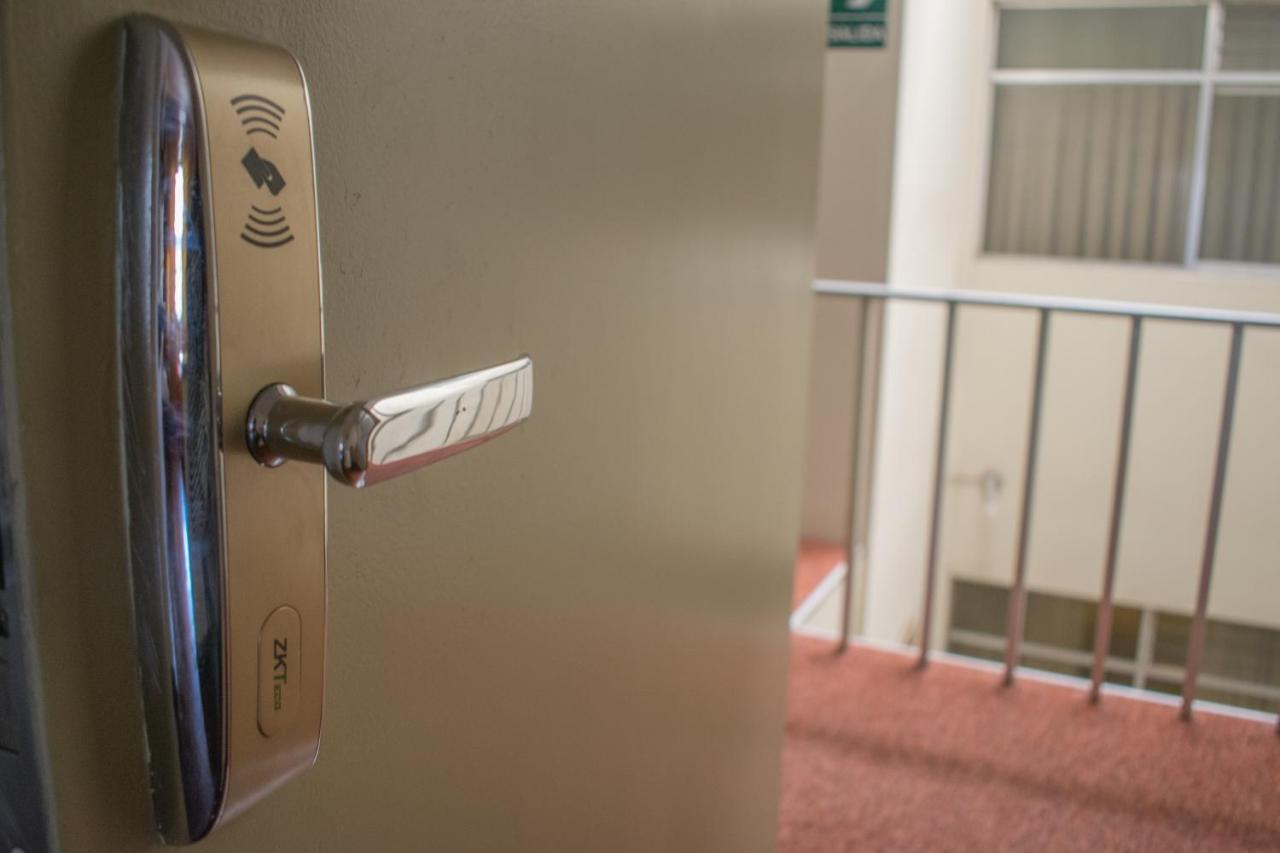 Hostal Solari Trujillo Exteriör bild